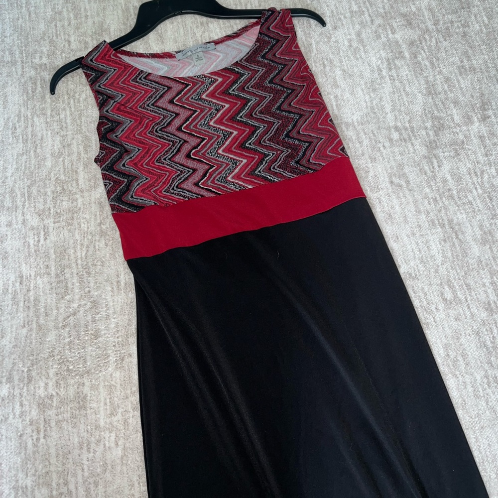 danny and nicole burgundy and black dress